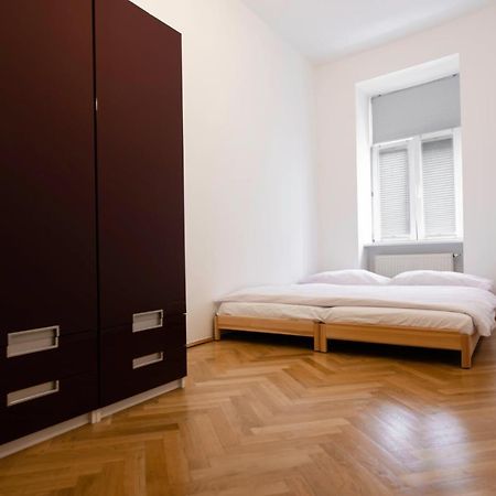 3-Bedroom Apartment In Central Вена Экстерьер фото