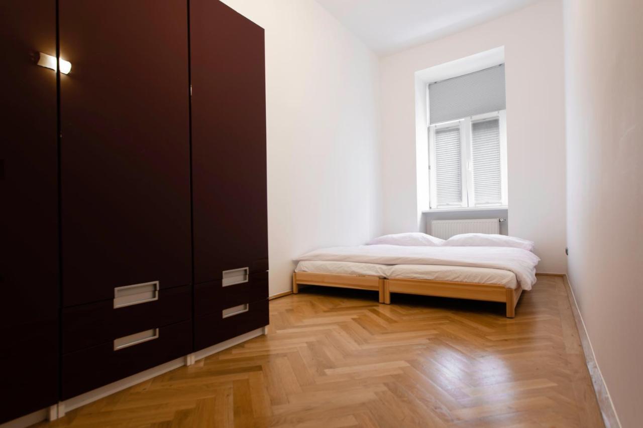 3-Bedroom Apartment In Central Вена Экстерьер фото